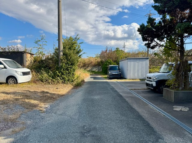 中央区下飯田町のその他|前面道路を西側から東向きに撮影しました。