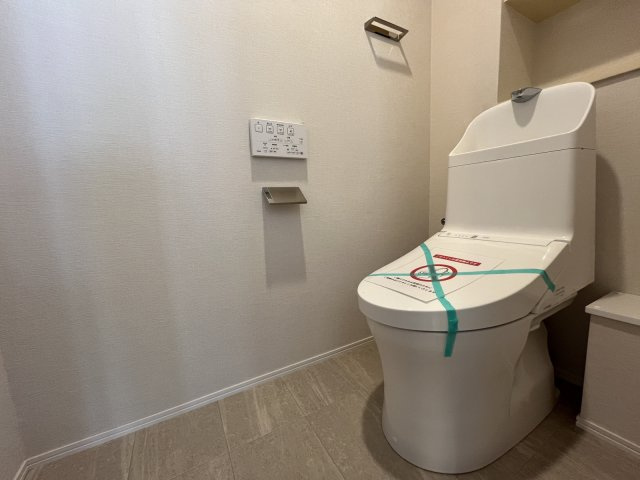 コスモ小戸のトイレ|縦型のトイレは掃除しやすいです♪