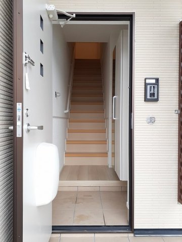 ヴィア　ラッテアの玄関