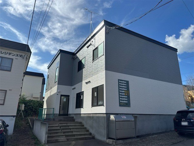 レオパレスシャルマンの外観