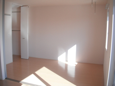 【洋室】 | ポム メゾン | 南側洋室6.1帖