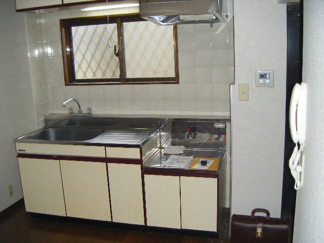 クレメゾン西船のキッチン|ガスコンロ対応型のキッチン