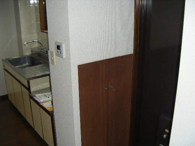 クレメゾン西船の玄関|下駄箱も玄関にあります