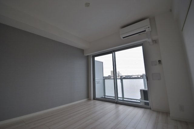 オーキッドレジデンス船橋本町の居間・リビング|洋室8.1帖