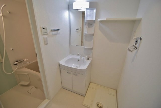 オーキッドレジデンス船橋本町の洗面所|シャンプードレッサー付き