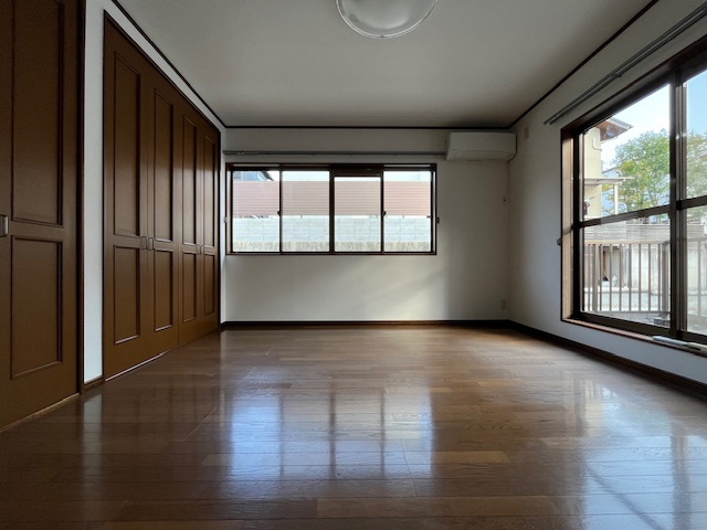 青葉台戸建の洋室