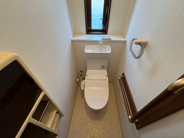 青葉台戸建のトイレ