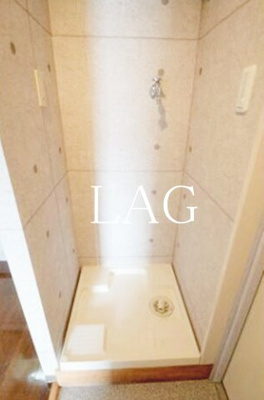 【設備】 | エストタウンwarabi | 室内洗濯機置き場です。