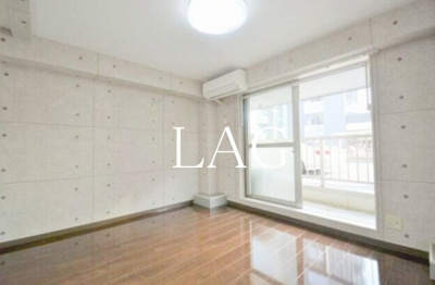 【居間・リビング】 | エストタウンwarabi | 洋室のお部屋です。