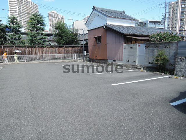 サニーコート2の駐車場