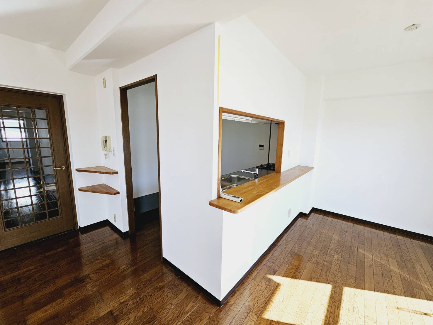 アヴニール鹿の子台５号棟のキッチン|■対面システムキッチン