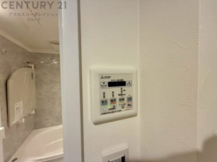 暖房機能があるため、冬場でも温かい浴室で入浴でき、乾燥機能があるため、水気を素早く取り除けます。また、換気機能があるため、湿気を素早く排出してカビや雑菌の発生を防ぐことができます。