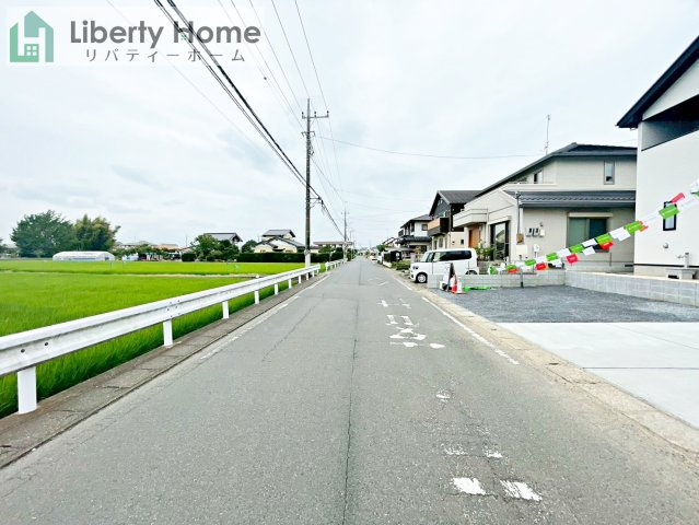 水戸市平須町16期　新築戸建の前面道路含む現地写真