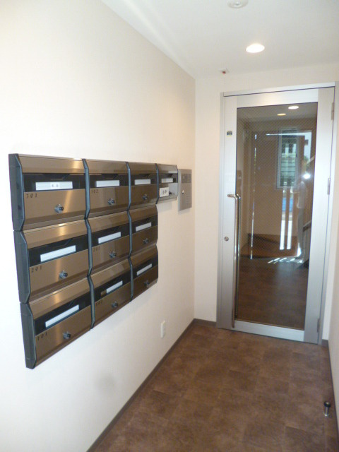 ハイム　ナナのロビー|★オートロック付き★メールＢＯＸ付き★