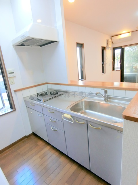 西蒲田3丁目2-2貸家ニシカマタサンチョウメカシヤのキッチン|2口ガスコンロシステムキッチン