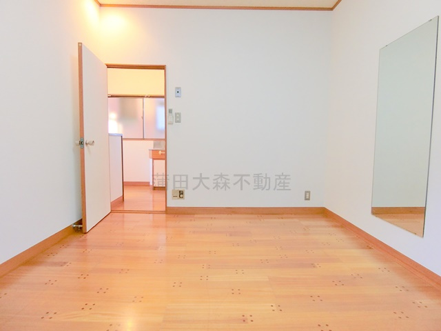 西蒲田3丁目2-2貸家ニシカマタサンチョウメカシヤの寝室|洋室6帖　2階