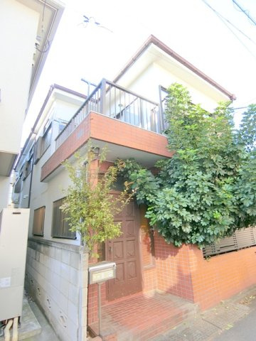 西蒲田3丁目2-2貸家ニシカマタサンチョウメカシヤの外観|1983年10月築　木造2階建　6LDK　西蒲田3丁目　東急池上線蓮沼駅徒歩10分　
JR京浜東北・根岸線蒲田駅徒歩15分　東急池上線池上駅徒歩10分