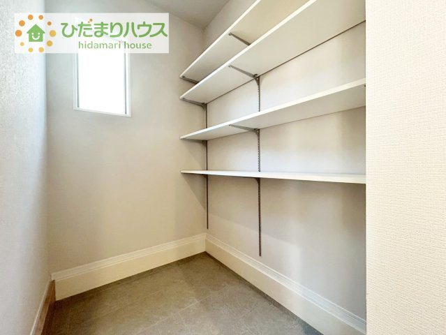 【収納】 | 土浦市真鍋9期　新築戸建 | 土間の玄関シューズクロークならアウトドア用品やベビーカーも土汚れを気にせずスッキリ収納できます！