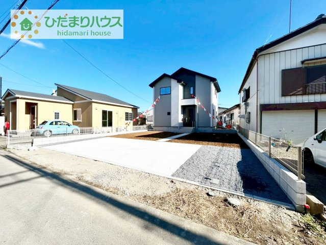 【駐車場】 | 土浦市真鍋9期　新築戸建 | 駐車場並列3台分！ワゴン車+軽自動車はもちろん、パパのお仕事の車も敷地内に停められますね♪