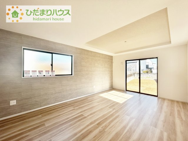 【居間・リビング】 | 土浦市真鍋9期　新築戸建 | 南向きのリビングではぽかぽかの日差しが感じられます☆彡