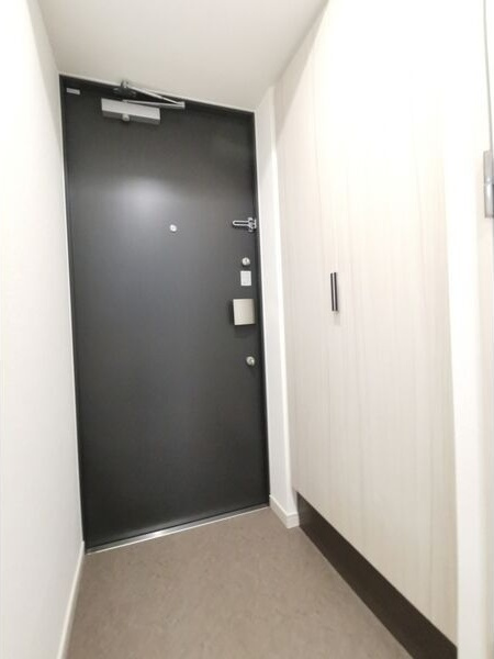 ディアレイシャス矢場町の玄関