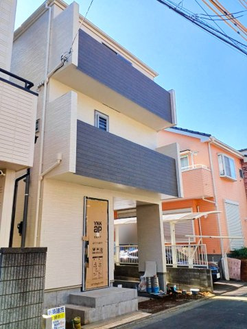 富士見市大字鶴馬の新築一戸建の外観|鶴瀬駅西口徒歩5分の好立地！
ビルトイン車庫付き3SLDK新築一戸建て！
きれいに整備された人気の西口区画整理地内です。
資料請求やご見学などお気軽にお問い合わせください。
