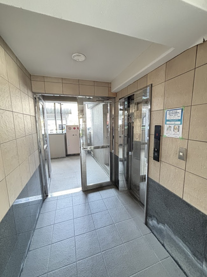 【エントランス】 | コアマンション坪井2