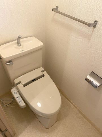 朝日プラザエザース欅通のトイレ|温水洗浄便座