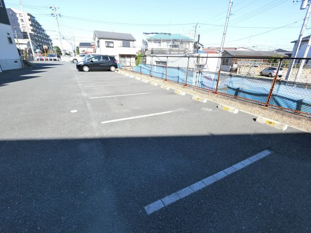 【駐車場】