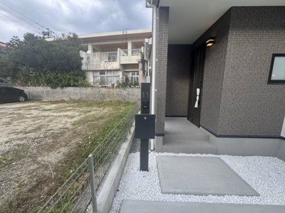 【設備】 | 与那原町与那原（全9棟）A号棟 | A号棟　鍵付きポスト♪