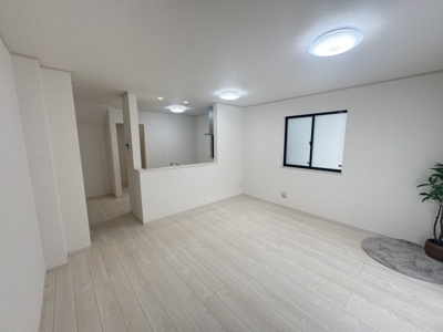 【居間・リビング】 | 与那原町与那原（全9棟）A号棟 | A号棟　LDK16.87帖♪