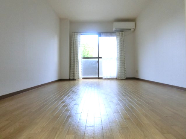 グレイスフル山本の洋室