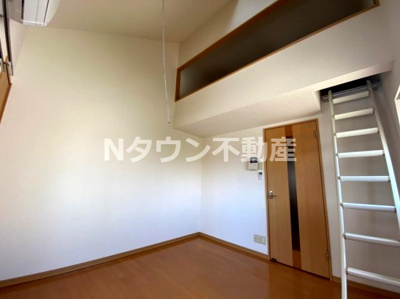 【内装】 | ナディアK・N | 内装は落ち着いています