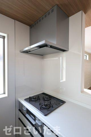 《仲介手数料無料》蓮田市西新宿４丁目17(全1戸)新築一戸建てグラファーレのキッチン