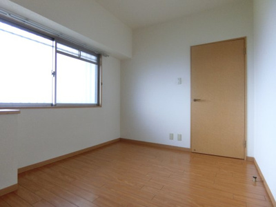 【寝室】 | ロイヤルアネックス