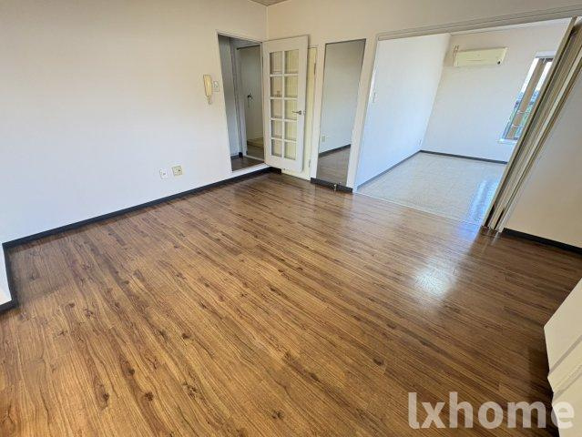 サンシャイン茨木パートIIの居間・リビング