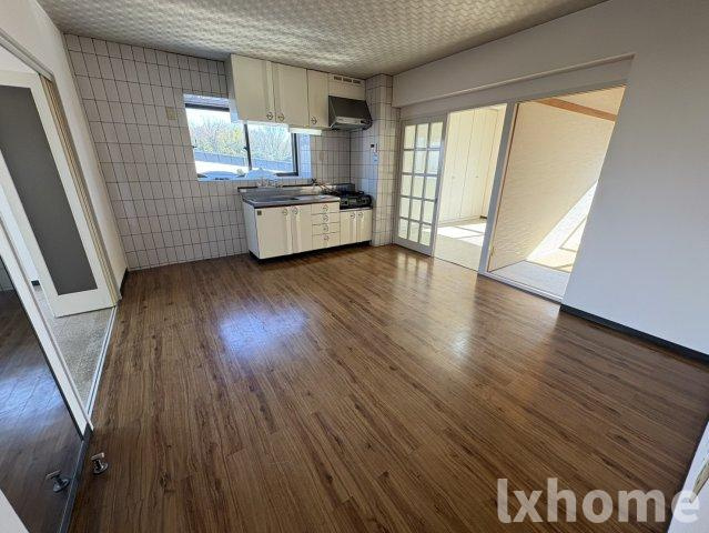 サンシャイン茨木パートIIの居間・リビング