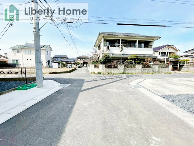 ひたちなか市田彦10期　新築戸建　1号棟の前面道路含む現地写真