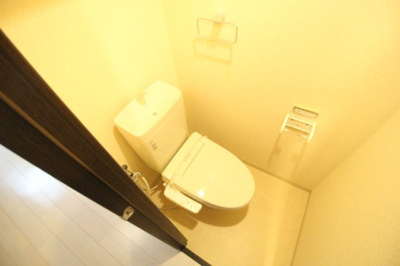 【トイレ】 | ラグゼ田辺 | 温水洗浄便座付き