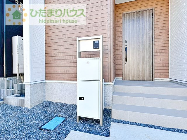 【設備】 | 取手市井野第１期　新築戸建　3号棟 | 置き配にも便利な宅配ボックス付き！