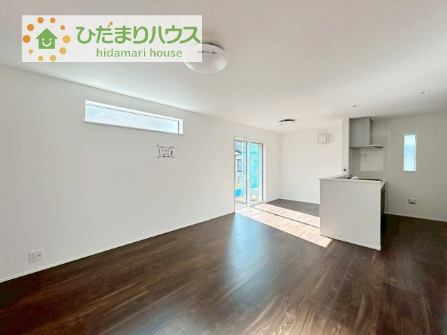 【居間・リビング】 | 取手市井野第１期　新築戸建　3号棟 | お子様が元気に遊べる広々としたリビングです！