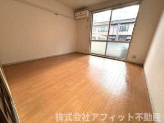 【居間・リビング】 | ドミール土屋 | 洋室6.7帖