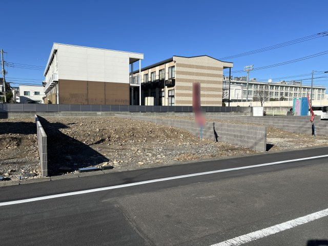福生市加美平1丁目　土地全5区画の前面道路含む現地写真