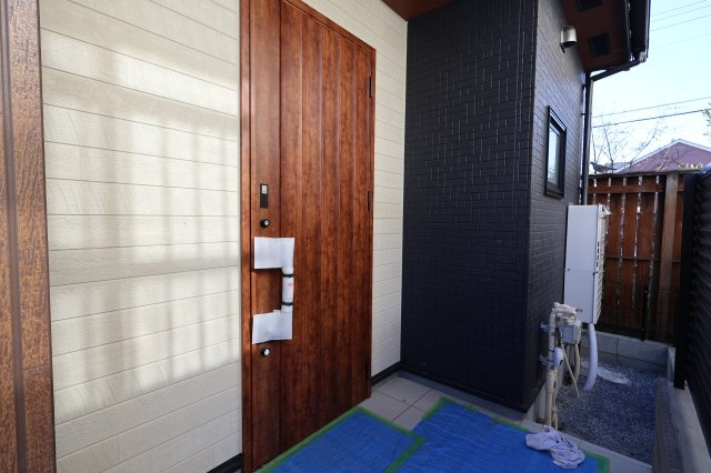 《仲介手数料無料》蓮田市西新宿３丁目115-11(全1戸)新築一戸建てブルーミングガーデンの玄関