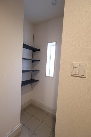 《仲介手数料無料》蓮田市西新宿３丁目115-11(全1戸)新築一戸建てブルーミングガーデンの玄関