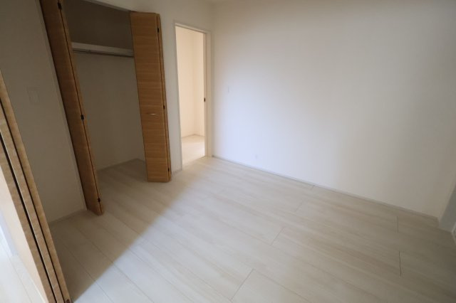 《仲介手数料無料》蓮田市西新宿３丁目115-11(全1戸)新築一戸建てブルーミングガーデンの洋室