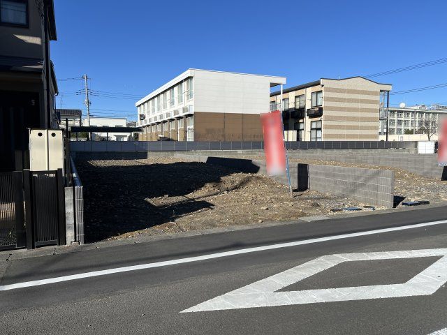 福生市加美平1丁目　土地全5区画の前面道路含む現地写真