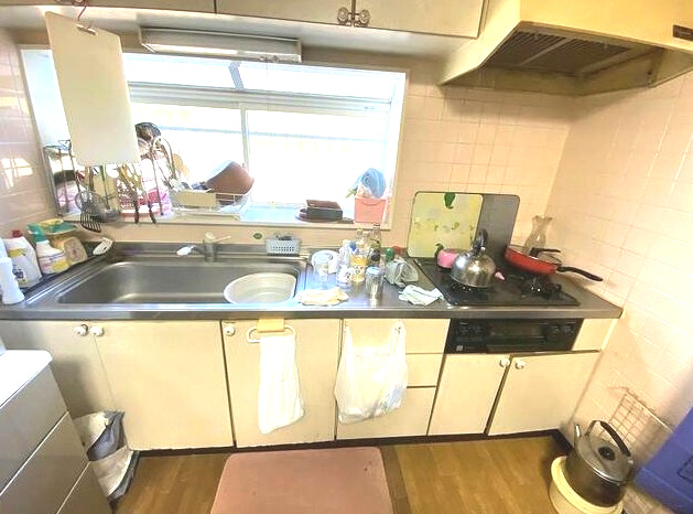 茂原市粟生野　中古戸建のキッチン|平成5年6月築  ウッドデッキ付  5DK   自然豊かな閑静な立地
