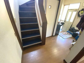 【玄関】 | 茂原市粟生野　中古戸建 | 平成5年6月築  ウッドデッキ付  5DK   自然豊かな閑静な立地