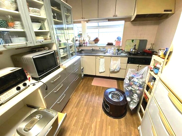 茂原市粟生野　中古戸建のキッチン|平成5年6月築  ウッドデッキ付  5DK   自然豊かな閑静な立地